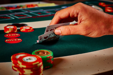Making Effective Use of the Check-Raising in Poker Game